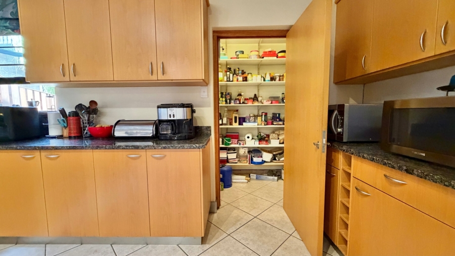 3 Bedroom Property for Sale in Mountainside Western Cape